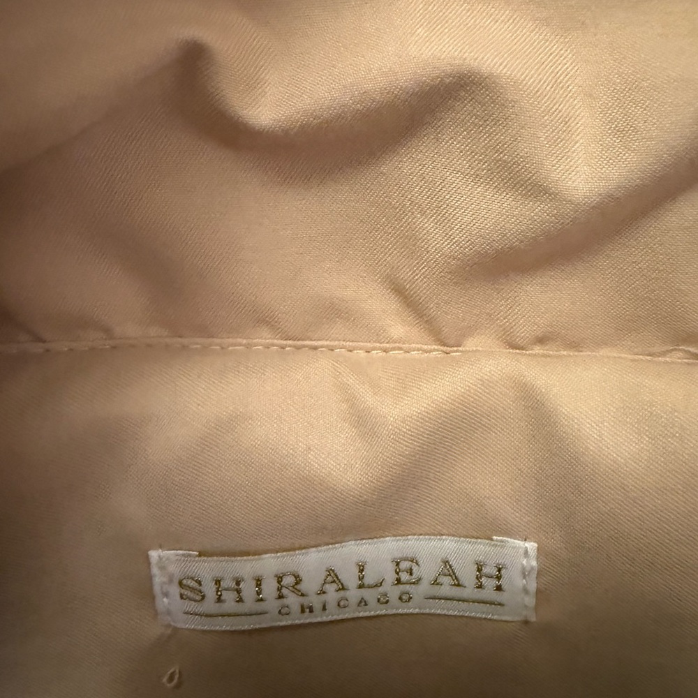 NWT Shiraleah Tan and Cream Woven Shoulder Bag with gold chain - Picture 4 of 4